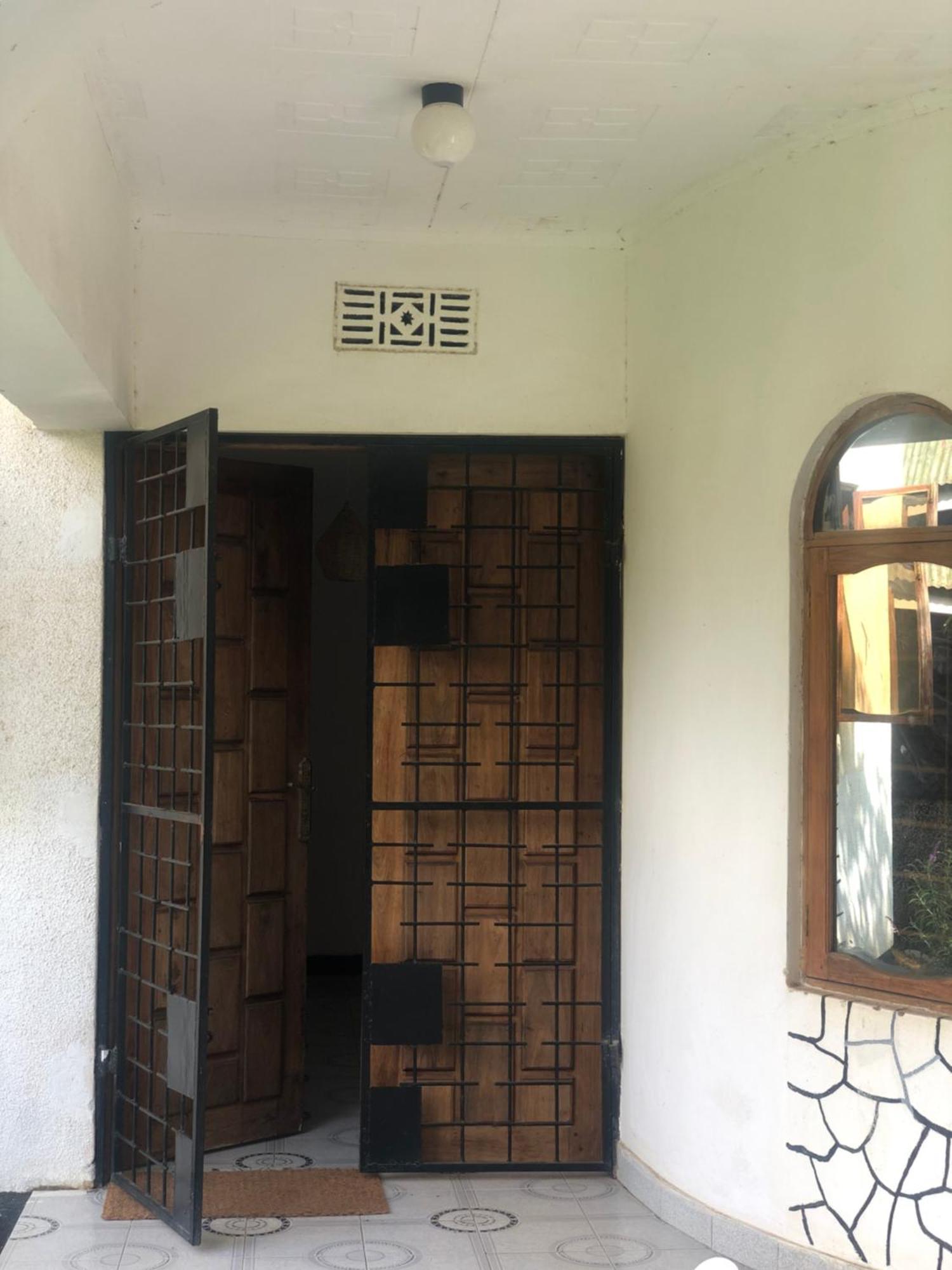 Bed and Breakfast Safari Adventures-House Arusha Exterior foto