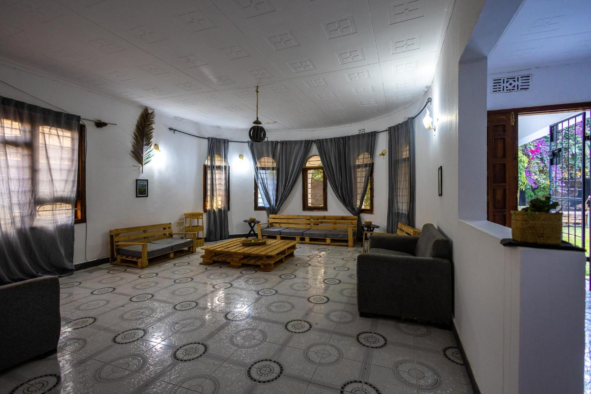 Bed and Breakfast Safari Adventures-House Arusha Exterior foto